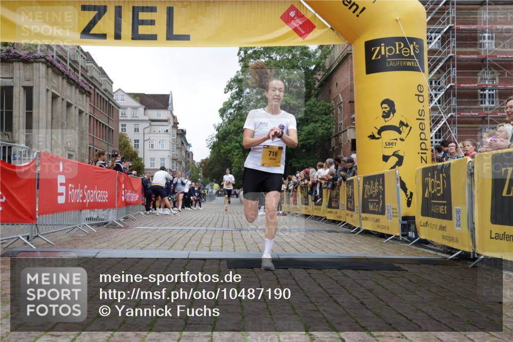 13.09.2026 - Kiel Lauf Yannick Fuchs http://msf.ph/oto/10487190 13.09.2026 10:24:10 Ziel 6018, 6433, 7195, 2937, 2664, 4199, 7457, 9298, 11647, 716, 2937 meine-sportfotos.de