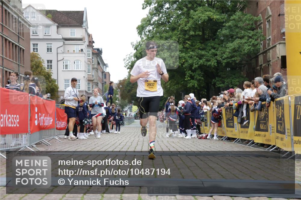 13.09.2026 - Kiel Lauf Yannick Fuchs http://msf.ph/oto/10487194 13.09.2026 10:24:13 Ziel 2664, 6018, 6433, 7195, 9298, 2937, 4199, 7457, 11647, 716, 2937 meine-sportfotos.de