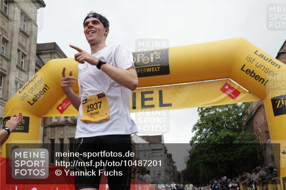 13.09.2026 - Kiel Lauf Yannick Fuchs http://msf.ph/oto/10487201 13.09.2026 10:24:16 Ziel 2664, 6018, 6433, 7195, 9298, 4199, 7457, 11647, 716, 2937 meine-sportfotos.de
