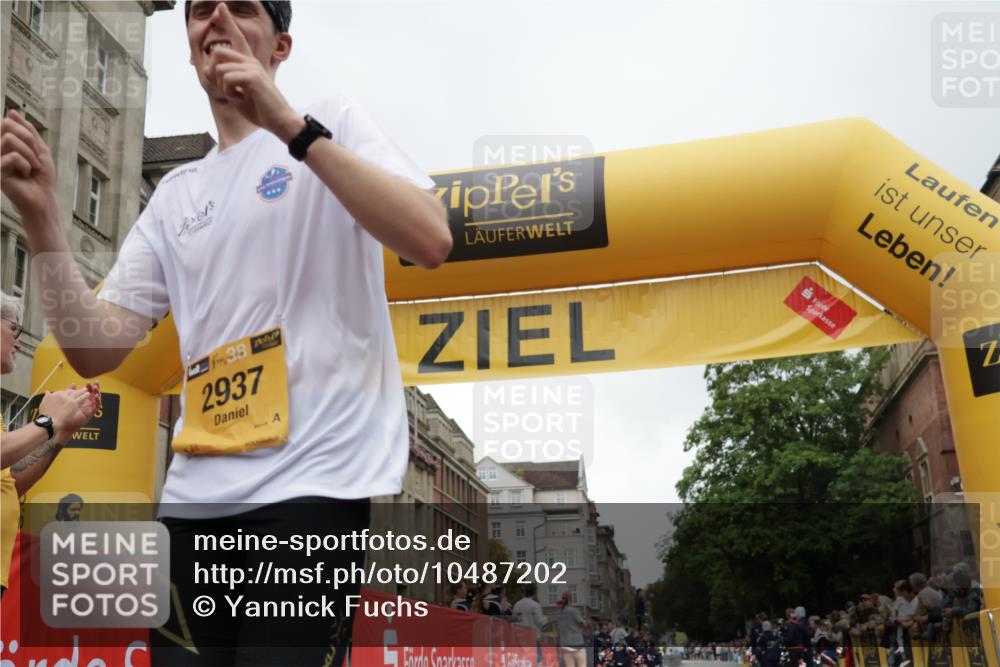 13.09.2026 - Kiel Lauf Yannick Fuchs http://msf.ph/oto/10487202 13.09.2026 10:24:16 Ziel 2664, 6018, 6433, 7195, 9298, 4199, 7457, 11647, 716, 2937 meine-sportfotos.de