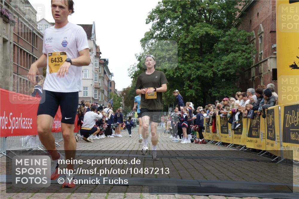 13.09.2026 - Kiel Lauf Yannick Fuchs http://msf.ph/oto/10487213 13.09.2026 10:24:44 Ziel 2158, 2501, 11798, 2664, 4199, 6018, 7195, 7457, 9298, 11647, 6174, 7069, 7233, 8656, 6018, 6433, 7195 meine-sportfotos.de
