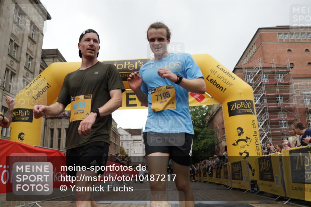 13.09.2026 - Kiel Lauf Yannick Fuchs http://msf.ph/oto/10487217 13.09.2026 10:24:48 Ziel 2158, 2501, 7233, 11798, 2664, 4199, 7457, 9298, 11647, 6174, 7069, 8656, 2664, 6018, 6433, 7195 meine-sportfotos.de
