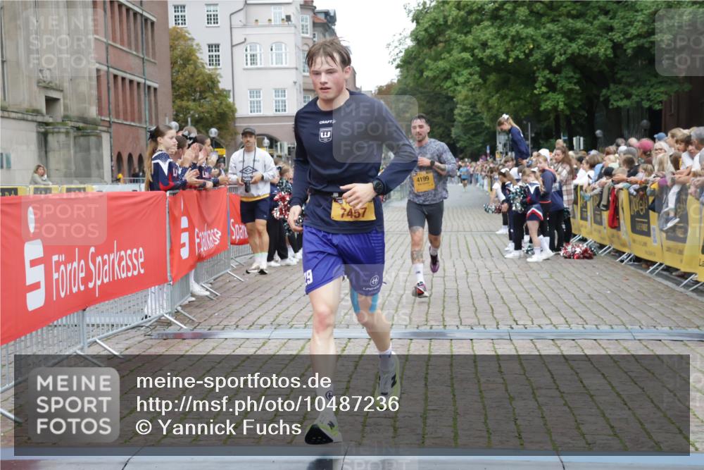 13.09.2026 - Kiel Lauf Yannick Fuchs http://msf.ph/oto/10487236 13.09.2026 10:25:03 Ziel 6174, 7069, 7233, 8656, 2158, 2501, 4199, 7233, 7457, 11798, 4858, 4199, 7457, 11647 meine-sportfotos.de