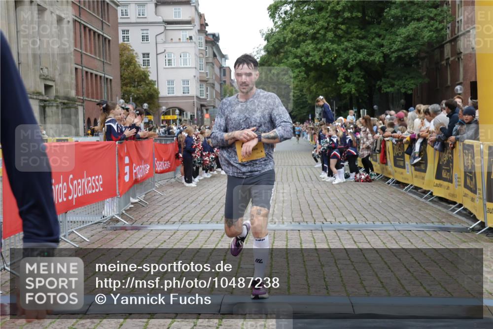 13.09.2026 - Kiel Lauf Yannick Fuchs http://msf.ph/oto/10487238 13.09.2026 10:25:05 Ziel 6174, 7069, 8656, 2158, 2501, 4199, 7233, 11798, 4858, 4199, 7457 meine-sportfotos.de