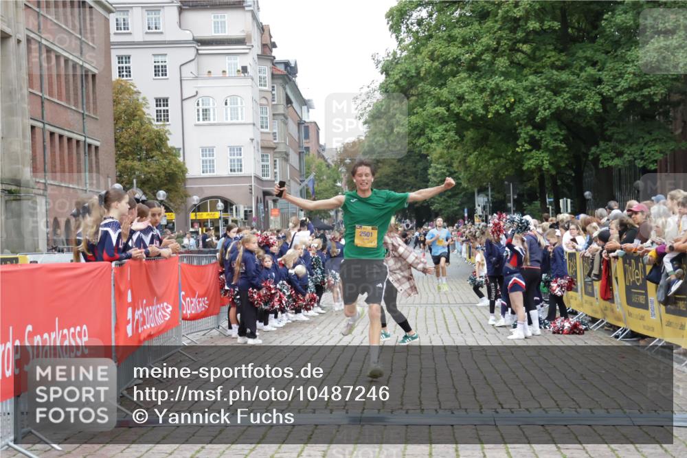 13.09.2026 - Kiel Lauf Yannick Fuchs http://msf.ph/oto/10487246 13.09.2026 10:25:14 Ziel 4858, 2158, 2501, 6174, 7069, 7233, 8656, 11798, 6958, 8566, 10095, 2501 meine-sportfotos.de