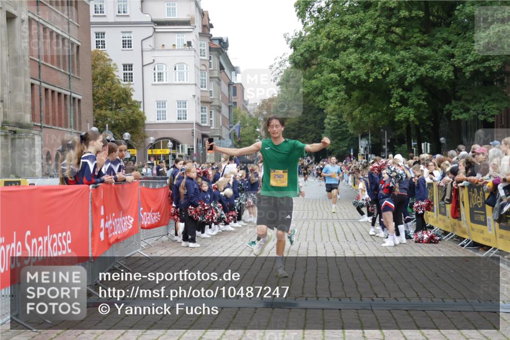 13.09.2026 - Kiel Lauf Yannick Fuchs http://msf.ph/oto/10487247 13.09.2026 10:25:14 Ziel 4858, 2158, 2501, 6174, 7069, 7233, 8656, 11798, 6958, 8566, 10095, 2501 meine-sportfotos.de
