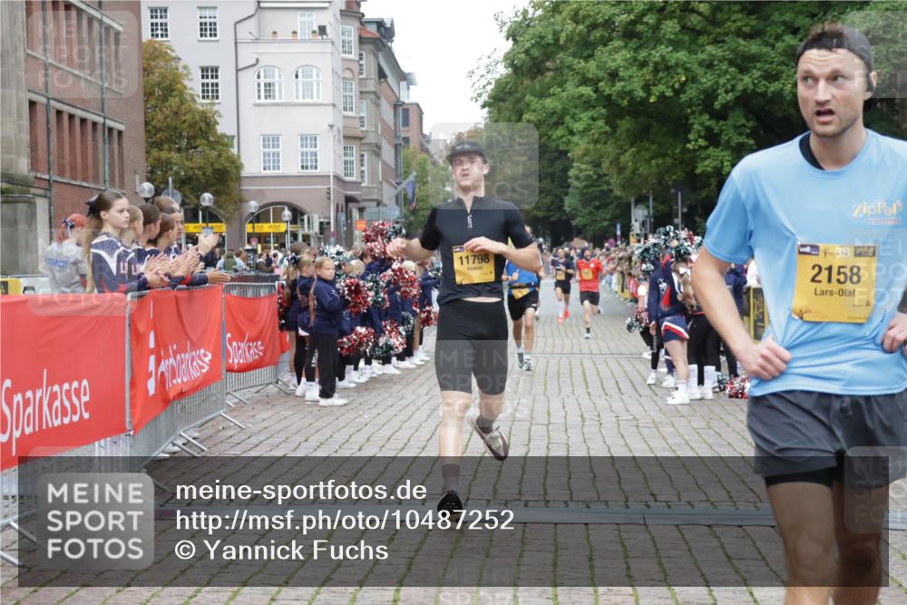 13.09.2026 - Kiel Lauf Yannick Fuchs http://msf.ph/oto/10487252 13.09.2026 10:25:24 Ziel 4858, 6958, 10095, 6174, 7069, 7233, 8656, 11798, 2084, 2107, 6585, 7377, 8566, 8643, 2158, 11798 meine-sportfotos.de