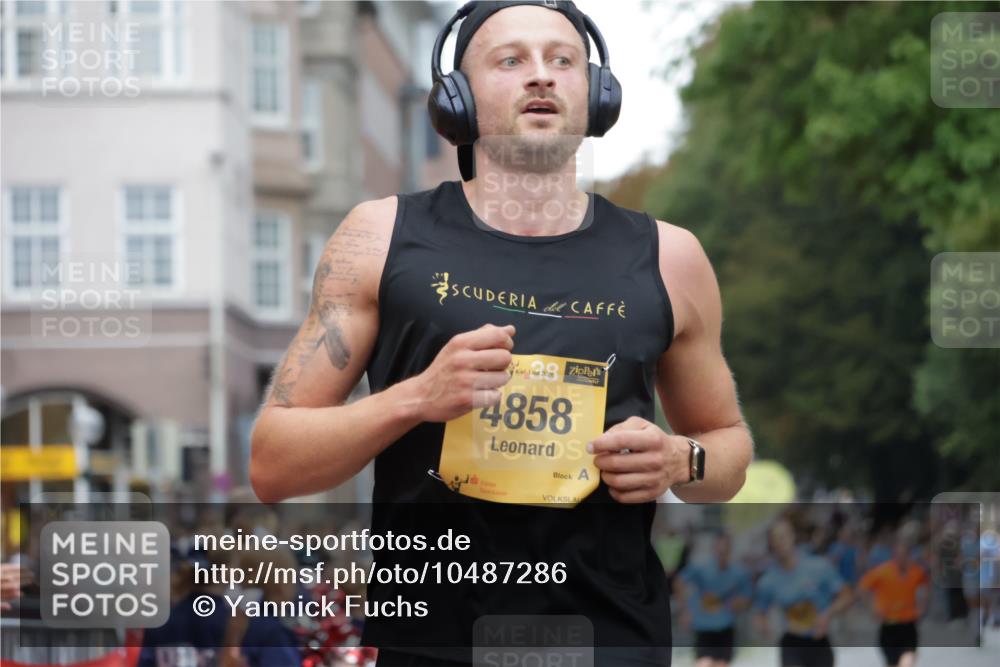 13.09.2026 - Kiel Lauf Yannick Fuchs http://msf.ph/oto/10487286 13.09.2026 10:25:52 Ziel 1625, 4463, 8643, 9077, 2084, 2107, 4858, 6585, 6958, 7377, 8566, 10095, 4167, 5001, 7595, 10850, 11169, 11348, 4858 meine-sportfotos.de