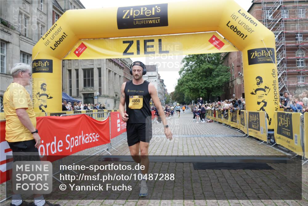 13.09.2026 - Kiel Lauf Yannick Fuchs http://msf.ph/oto/10487288 13.09.2026 10:25:54 Ziel 1625, 4463, 9077, 10850, 2084, 2107, 6585, 6958, 7377, 8566, 8643, 10095, 4167, 5001, 7595, 11169, 11348, 4858 meine-sportfotos.de