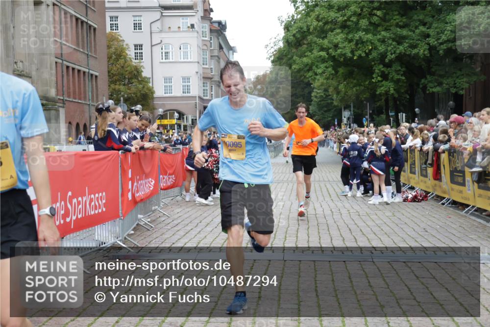 13.09.2026 - Kiel Lauf Yannick Fuchs http://msf.ph/oto/10487294 13.09.2026 10:26:03 Ziel 4167, 5001, 7595, 9077, 10850, 1625, 2084, 2107, 4463, 6585, 7377, 8566, 8643, 10095, 7294, 10964, 11169, 11348, 6958, 8566, 10095 meine-sportfotos.de