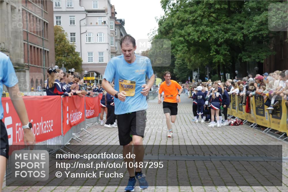 13.09.2026 - Kiel Lauf Yannick Fuchs http://msf.ph/oto/10487295 13.09.2026 10:26:03 Ziel 4167, 5001, 7595, 9077, 10850, 1625, 2084, 2107, 4463, 6585, 7377, 8566, 8643, 10095, 7294, 10964, 11169, 11348, 6958, 8566, 10095 meine-sportfotos.de