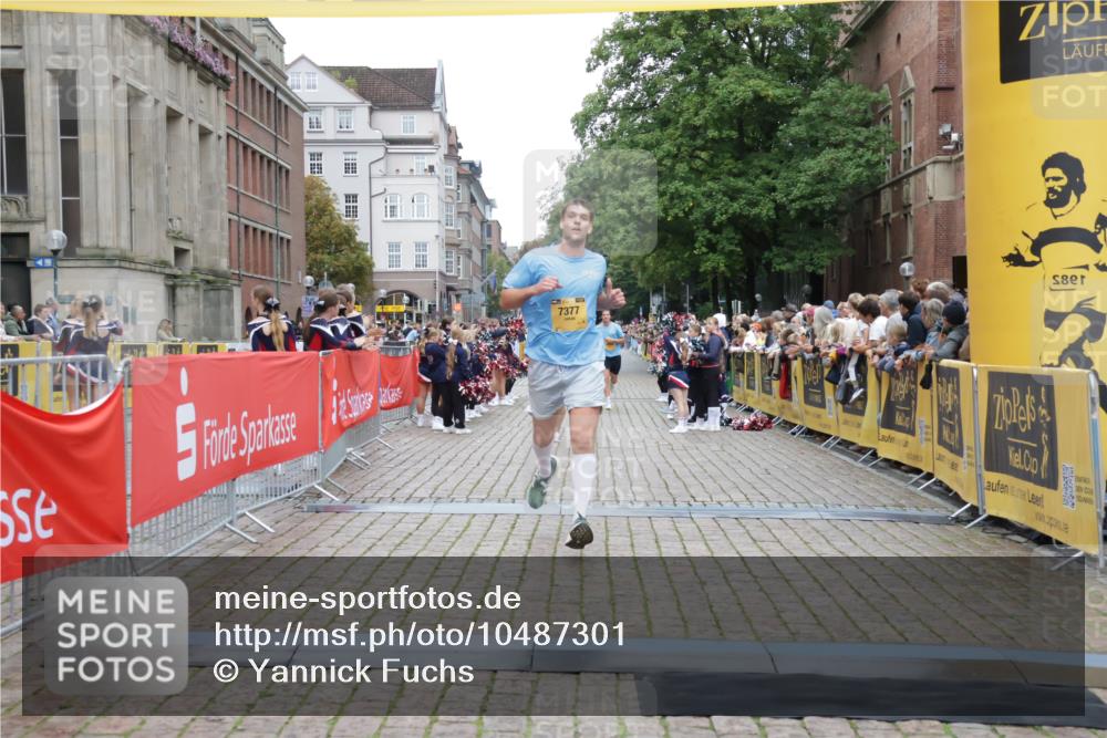 13.09.2026 - Kiel Lauf Yannick Fuchs http://msf.ph/oto/10487301 13.09.2026 10:26:11 Ziel 4167, 5001, 7294, 7595, 11169, 11348, 1625, 2084, 2107, 4167, 4463, 6585, 7377, 8643, 9077, 10850, 10034, 10964, 6585, 7377, 8566 meine-sportfotos.de