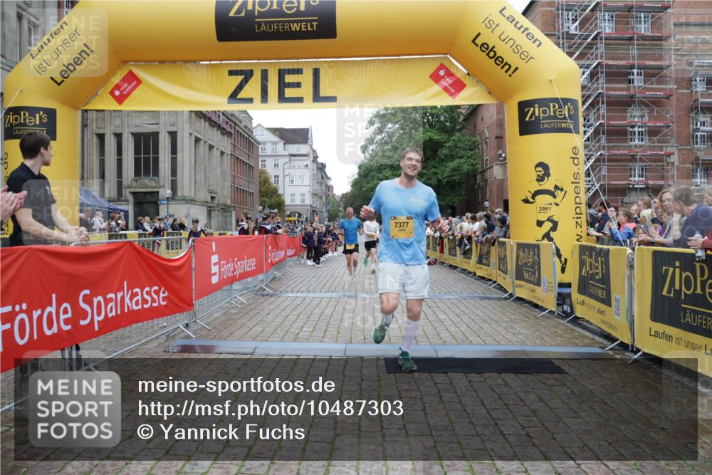 13.09.2026 - Kiel Lauf Yannick Fuchs http://msf.ph/oto/10487303 13.09.2026 10:26:12 Ziel 5001, 7294, 7595, 11169, 11348, 1625, 2084, 2107, 4167, 4463, 6585, 8643, 9077, 10850, 10034, 10964, 2107, 6585, 7377, 8566 meine-sportfotos.de