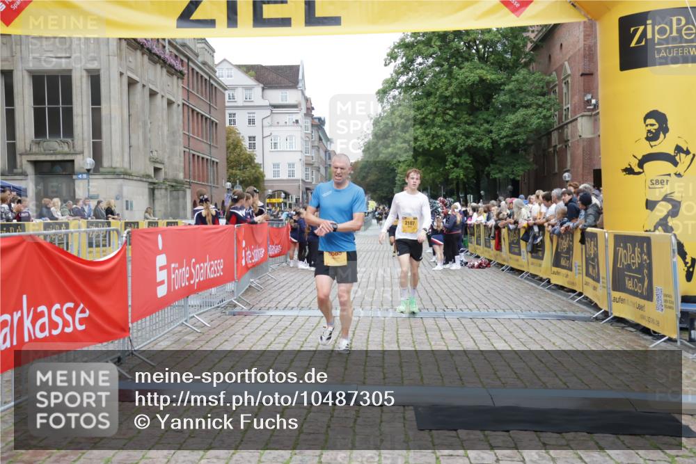 13.09.2026 - Kiel Lauf Yannick Fuchs http://msf.ph/oto/10487305 13.09.2026 10:26:14 Ziel 5001, 7294, 7595, 11169, 11348, 1625, 2084, 2107, 4167, 4463, 6585, 7595, 8643, 9077, 10850, 10034, 10964, 2084, 2107, 6585, 7377 meine-sportfotos.de