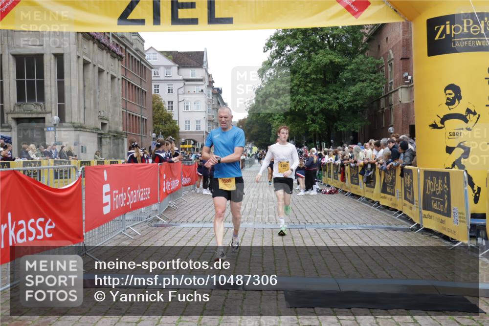 13.09.2026 - Kiel Lauf Yannick Fuchs http://msf.ph/oto/10487306 13.09.2026 10:26:14 Ziel 5001, 7294, 7595, 11169, 11348, 1625, 2084, 2107, 4167, 4463, 6585, 7595, 8643, 9077, 10850, 10034, 10964, 2084, 2107, 6585, 7377 meine-sportfotos.de