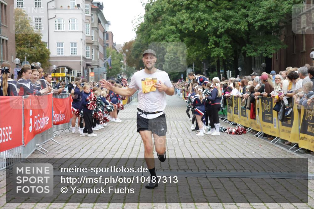 13.09.2026 - Kiel Lauf Yannick Fuchs http://msf.ph/oto/10487313 13.09.2026 10:26:21 Ziel 7294, 10034, 10964, 11348, 1625, 4167, 4463, 5001, 7595, 9077, 10850, 11169, 11348, 1102, 2244, 4278, 1625, 2084, 2107, 6585, 8643 meine-sportfotos.de
