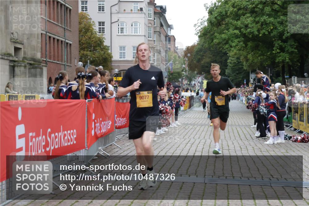 13.09.2026 - Kiel Lauf Yannick Fuchs http://msf.ph/oto/10487326 13.09.2026 10:26:31 Ziel 10034, 10964, 4167, 5001, 7294, 7595, 9077, 10850, 10964, 11169, 11348, 1102, 1717, 2244, 3945, 4278, 12421, 4463, 9077, 10850 meine-sportfotos.de