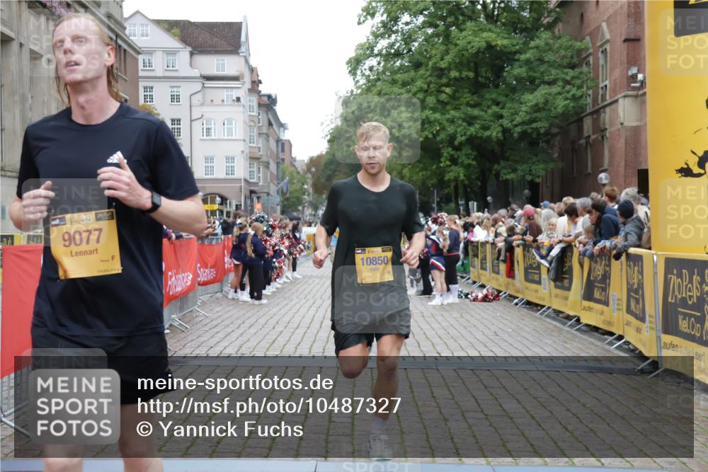 13.09.2026 - Kiel Lauf Yannick Fuchs http://msf.ph/oto/10487327 13.09.2026 10:26:33 Ziel 2244, 4278, 10034, 4167, 5001, 7294, 7595, 10850, 10964, 11169, 11348, 1102, 1717, 3945, 12421, 4167, 4463, 9077, 10850 meine-sportfotos.de