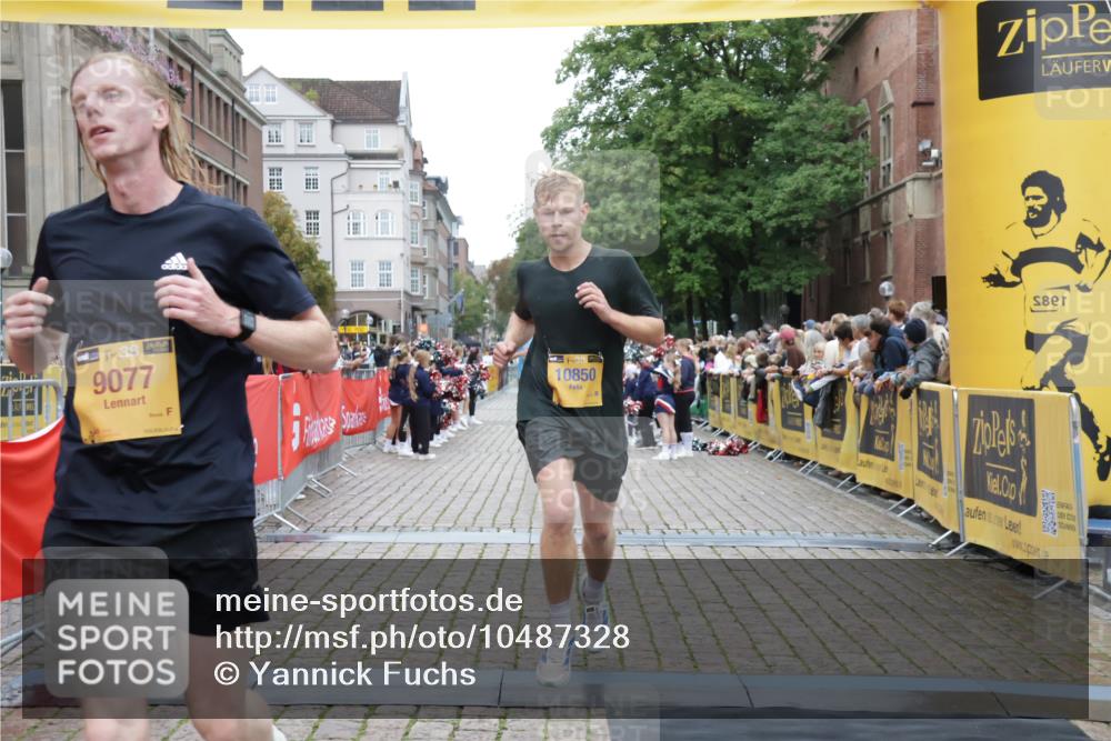 13.09.2026 - Kiel Lauf Yannick Fuchs http://msf.ph/oto/10487328 13.09.2026 10:26:33 Ziel 2244, 4278, 10034, 4167, 5001, 7294, 7595, 10850, 10964, 11169, 11348, 1102, 1717, 3945, 12421, 4167, 4463, 9077, 10850 meine-sportfotos.de