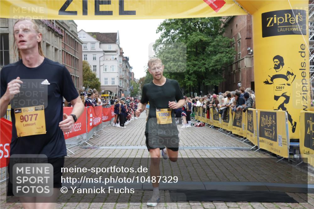 13.09.2026 - Kiel Lauf Yannick Fuchs http://msf.ph/oto/10487329 13.09.2026 10:26:33 Ziel 2244, 4278, 10034, 4167, 5001, 7294, 7595, 10850, 10964, 11169, 11348, 1102, 1717, 3945, 12421, 4167, 4463, 9077, 10850 meine-sportfotos.de