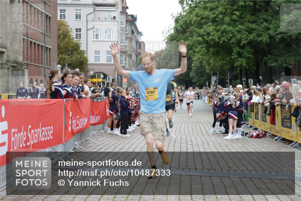 13.09.2026 - Kiel Lauf Yannick Fuchs http://msf.ph/oto/10487333 13.09.2026 10:26:36 Ziel 1102, 2244, 4278, 10034, 4167, 5001, 7294, 7595, 10034, 10964, 11169, 11348, 1717, 3945, 6509, 12421, 4167, 7595, 9077, 10850 meine-sportfotos.de