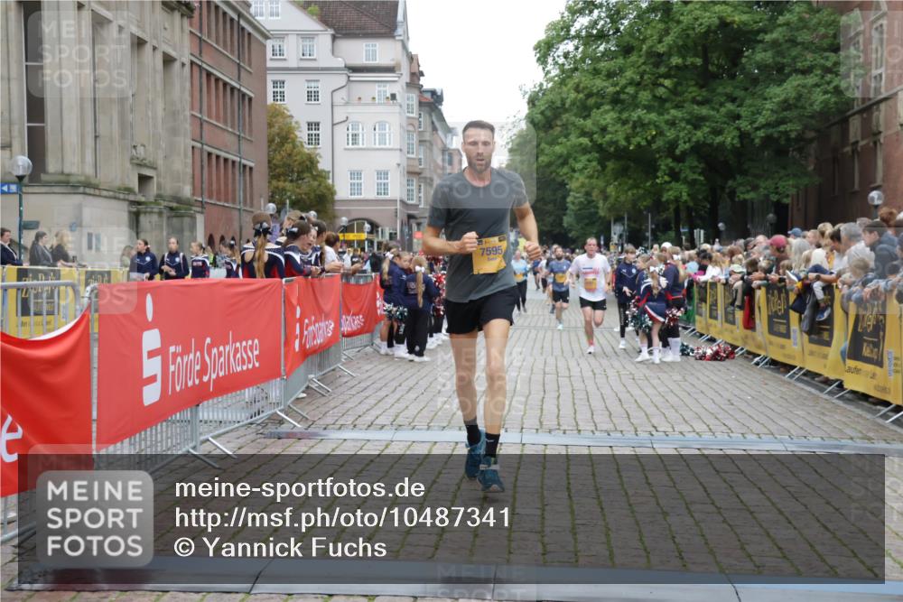 13.09.2026 - Kiel Lauf Yannick Fuchs http://msf.ph/oto/10487341 13.09.2026 10:26:39 Ziel 1102, 2244, 4278, 5001, 7294, 7595, 10034, 10964, 11169, 11348, 1717, 3945, 5484, 6509, 12421, 4167, 5001, 7595, 10850 meine-sportfotos.de