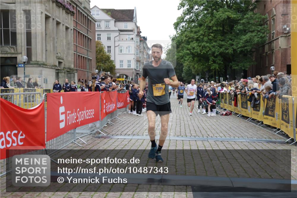 13.09.2026 - Kiel Lauf Yannick Fuchs http://msf.ph/oto/10487343 13.09.2026 10:26:39 Ziel 1102, 2244, 4278, 5001, 7294, 7595, 10034, 10964, 11169, 11348, 1717, 3945, 5484, 6509, 12421, 4167, 5001, 7595, 10850 meine-sportfotos.de