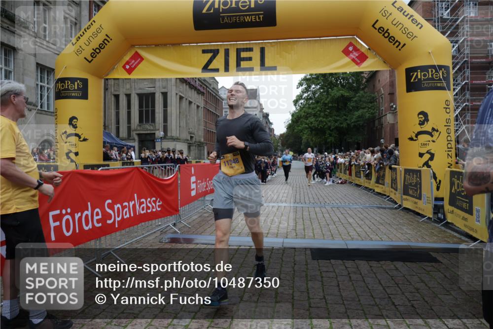13.09.2026 - Kiel Lauf Yannick Fuchs http://msf.ph/oto/10487350 13.09.2026 10:26:47 Ziel 1102, 1717, 2244, 3945, 4278, 12421, 2244, 4278, 7294, 10034, 10964, 601, 1800, 5484, 6509, 9105, 12699, 12738, 5001, 7294, 11169, 11348 meine-sportfotos.de