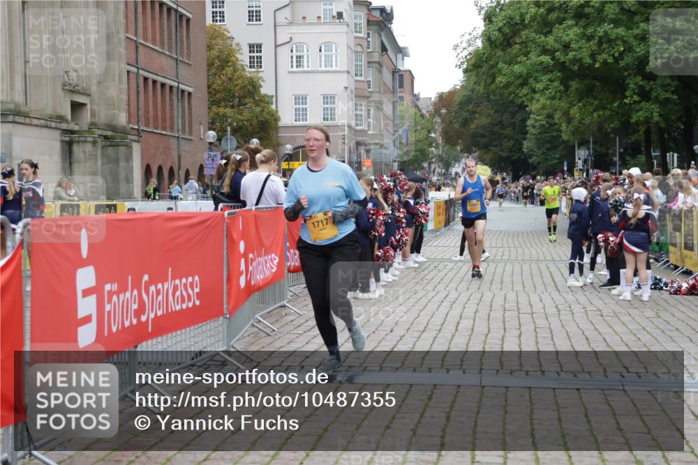 13.09.2026 - Kiel Lauf Yannick Fuchs http://msf.ph/oto/10487355 13.09.2026 10:26:51 Ziel 1102, 1717, 3945, 6509, 12421, 1102, 2244, 4278, 10034, 10964, 601, 1773, 1800, 5484, 9105, 12699, 12738, 7294, 11169, 11348 meine-sportfotos.de