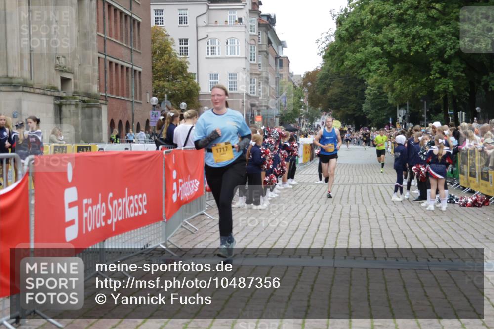 13.09.2026 - Kiel Lauf Yannick Fuchs http://msf.ph/oto/10487356 13.09.2026 10:26:52 Ziel 1717, 3945, 5484, 6509, 12421, 1102, 2244, 4278, 10034, 10964, 601, 1773, 1800, 9105, 12699, 12738, 7294, 11348 meine-sportfotos.de