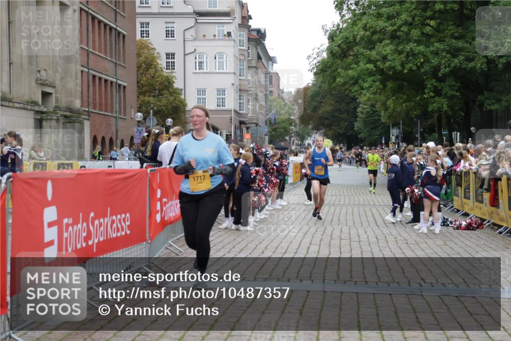 13.09.2026 - Kiel Lauf Yannick Fuchs http://msf.ph/oto/10487357 13.09.2026 10:26:52 Ziel 1717, 3945, 5484, 6509, 12421, 1102, 2244, 4278, 10034, 10964, 601, 1773, 1800, 9105, 12699, 12738, 7294, 11348 meine-sportfotos.de