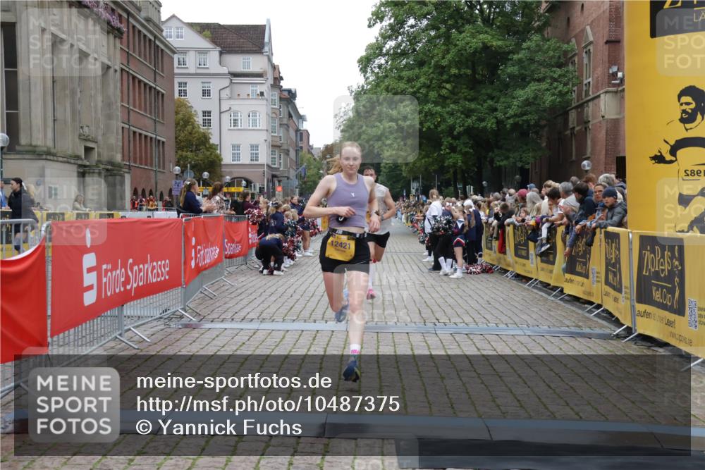13.09.2026 - Kiel Lauf Yannick Fuchs http://msf.ph/oto/10487375 13.09.2026 10:27:25 Ziel 1189, 1498, 6156, 8846, 10435, 10784, 601, 1773, 1800, 3945, 5484, 6509, 9089, 9105, 12421, 12699, 12738, 531, 4564, 5080, 8276, 9835, 1717, 3945, 12421 meine-sportfotos.de