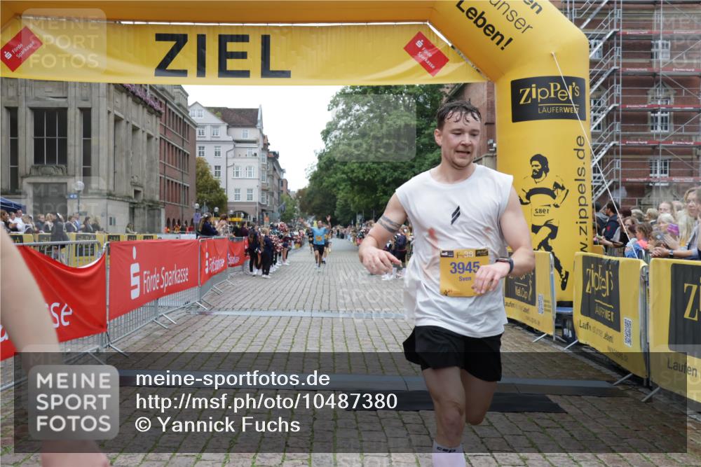 13.09.2026 - Kiel Lauf Yannick Fuchs http://msf.ph/oto/10487380 13.09.2026 10:27:27 Ziel 1189, 1498, 4564, 6156, 8846, 10784, 601, 1773, 1800, 5484, 6509, 9089, 9105, 10435, 12699, 12738, 531, 5080, 8276, 9835, 1717, 3945, 12421 meine-sportfotos.de