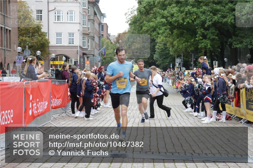 13.09.2026 - Kiel Lauf Yannick Fuchs http://msf.ph/oto/10487382 13.09.2026 10:27:30 Ziel 1189, 1498, 4564, 6156, 8846, 9835, 10784, 601, 1773, 1800, 5484, 6509, 8846, 9089, 9105, 10435, 12699, 12738, 531, 5080, 5513, 8276, 8919, 1717, 3945, 5484, 6509, 12421 meine-sportfotos.de