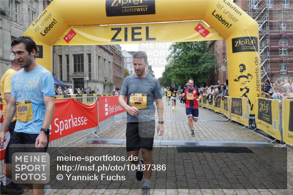 13.09.2026 - Kiel Lauf Yannick Fuchs http://msf.ph/oto/10487386 13.09.2026 10:27:35 Ziel 531, 1498, 4564, 5080, 6156, 9835, 601, 1189, 1773, 1800, 8846, 9089, 9105, 10435, 10784, 12699, 12738, 5513, 6621, 8276, 8919, 10520, 11062, 601, 5484, 6509, 9105, 12738 meine-sportfotos.de