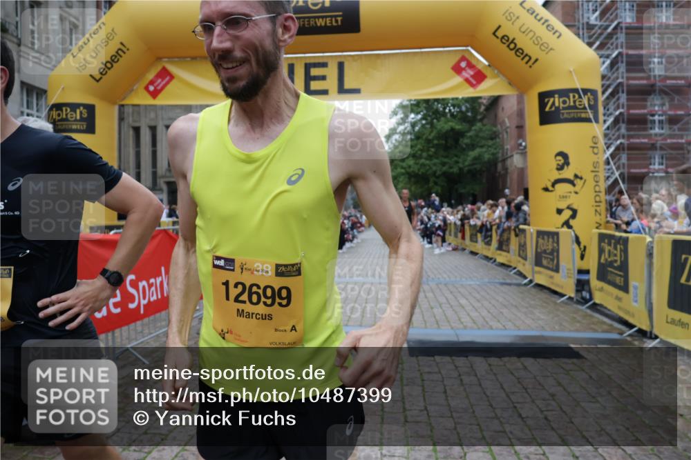 13.09.2026 - Kiel Lauf Yannick Fuchs http://msf.ph/oto/10487399 13.09.2026 10:27:41 Ziel 531, 4564, 5080, 8276, 9835, 1189, 1498, 1773, 1800, 6156, 8846, 9089, 10435, 10784, 5124, 5513, 6621, 8919, 10520, 11062, 601, 1800, 9105, 12699, 12738 meine-sportfotos.de