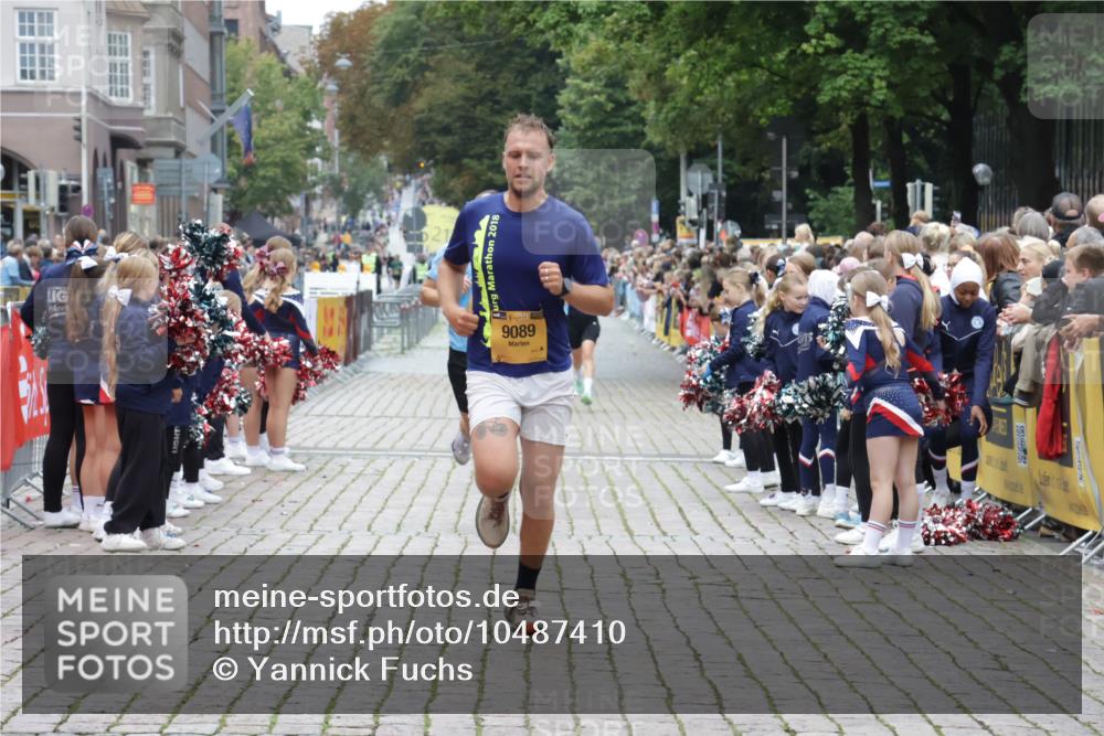 13.09.2026 - Kiel Lauf Yannick Fuchs http://msf.ph/oto/10487410 13.09.2026 10:27:47 Ziel 531, 5080, 5513, 8276, 8919, 11062, 1189, 1498, 4564, 6156, 8846, 9089, 9835, 10435, 10784, 2226, 2303, 3199, 5124, 6621, 10520, 10906, 11744, 1773, 1800, 9089 meine-sportfotos.de