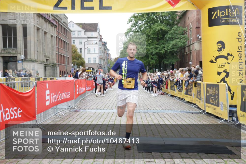 13.09.2026 - Kiel Lauf Yannick Fuchs http://msf.ph/oto/10487413 13.09.2026 10:27:49 Ziel 531, 5080, 5513, 6621, 8276, 8919, 10520, 11062, 531, 1189, 1498, 4564, 6156, 8846, 9089, 9835, 10435, 10784, 754, 2226, 2303, 2814, 3199, 4814, 5124, 10906, 11744, 1773, 1800, 9089, 10435 meine-sportfotos.de