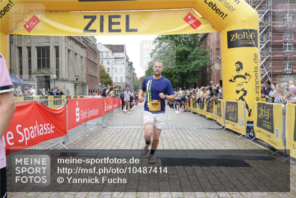 13.09.2026 - Kiel Lauf Yannick Fuchs http://msf.ph/oto/10487414 13.09.2026 10:27:49 Ziel 531, 5080, 5513, 6621, 8276, 8919, 10520, 11062, 531, 1189, 1498, 4564, 6156, 8846, 9089, 9835, 10435, 10784, 754, 2226, 2303, 2814, 3199, 4814, 5124, 10906, 11744, 1773, 1800, 9089, 10435 meine-sportfotos.de