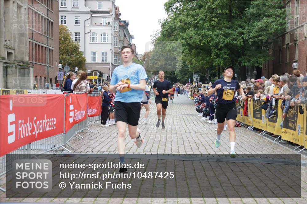 13.09.2026 - Kiel Lauf Yannick Fuchs http://msf.ph/oto/10487425 13.09.2026 10:27:55 Ziel 5124, 5513, 6621, 8919, 10520, 11062, 531, 1189, 1498, 4564, 5080, 6156, 8276, 8846, 9835, 10784, 754, 2181, 2226, 2303, 2814, 3199, 4814, 10468, 10906, 11744, 1189, 8846, 9089, 10435, 10784 meine-sportfotos.de