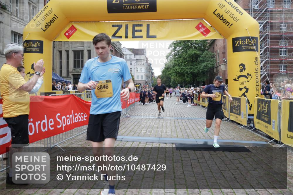 13.09.2026 - Kiel Lauf Yannick Fuchs http://msf.ph/oto/10487429 13.09.2026 10:27:56 Ziel 5124, 5513, 6621, 8919, 10520, 11062, 531, 1189, 1498, 4564, 5080, 6156, 8276, 9835, 10784, 754, 2181, 2226, 2303, 2814, 3199, 3518, 4814, 10468, 10906, 11744, 12745, 1189, 8846, 9089, 10435, 10784 meine-sportfotos.de