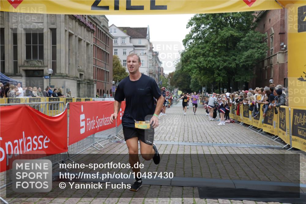 13.09.2026 - Kiel Lauf Yannick Fuchs http://msf.ph/oto/10487430 13.09.2026 10:27:58 Ziel 2226, 2303, 3199, 5124, 5513, 6621, 8919, 10520, 11062, 531, 1498, 4564, 5080, 5513, 6156, 8276, 9835, 754, 2181, 2814, 3518, 4814, 10468, 10906, 11744, 12745, 1189, 8846, 10435, 10784 meine-sportfotos.de
