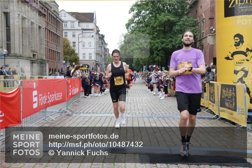 13.09.2026 - Kiel Lauf Yannick Fuchs http://msf.ph/oto/10487432 13.09.2026 10:28:03 Ziel 754, 2226, 2303, 3199, 5124, 6621, 10520, 10906, 11744, 531, 1498, 4564, 5080, 5513, 6156, 8276, 8919, 9835, 11062, 2181, 2814, 3518, 4814, 10260, 10468, 12745, 1189, 1498, 6156, 10784 meine-sportfotos.de