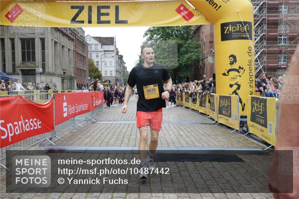 13.09.2026 - Kiel Lauf Yannick Fuchs http://msf.ph/oto/10487442 13.09.2026 10:28:09 Ziel 754, 2181, 2226, 2303, 2814, 3199, 4814, 5124, 10468, 10906, 11744, 531, 5080, 5513, 6621, 8276, 8919, 10520, 11062, 2072, 3518, 6421, 7484, 10260, 12745, 1498, 4564, 6156, 9835 meine-sportfotos.de