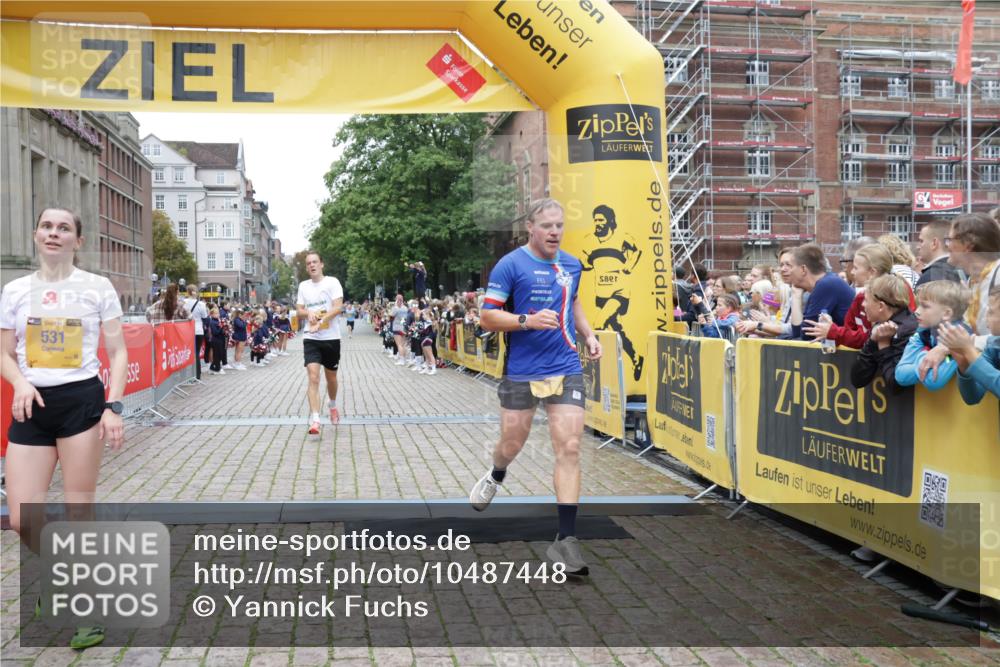 13.09.2026 - Kiel Lauf Yannick Fuchs http://msf.ph/oto/10487448 13.09.2026 10:28:16 Ziel 754, 2181, 2814, 3518, 4814, 10468, 10906, 12745, 2226, 2303, 3199, 5124, 5513, 6621, 8276, 8919, 10520, 10906, 11062, 11744, 571, 1558, 2072, 2606, 3825, 6421, 6673, 7484, 8426, 10260, 11789, 531, 5080, 8276 meine-sportfotos.de