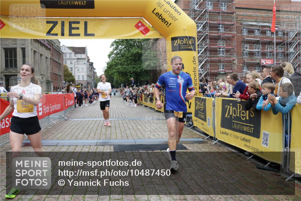 13.09.2026 - Kiel Lauf Yannick Fuchs http://msf.ph/oto/10487450 13.09.2026 10:28:16 Ziel 754, 2181, 2814, 3518, 4814, 10468, 10906, 12745, 2226, 2303, 3199, 5124, 5513, 6621, 8276, 8919, 10520, 10906, 11062, 11744, 571, 1558, 2072, 2606, 3825, 6421, 6673, 7484, 8426, 10260, 11789, 531, 5080, 8276 meine-sportfotos.de