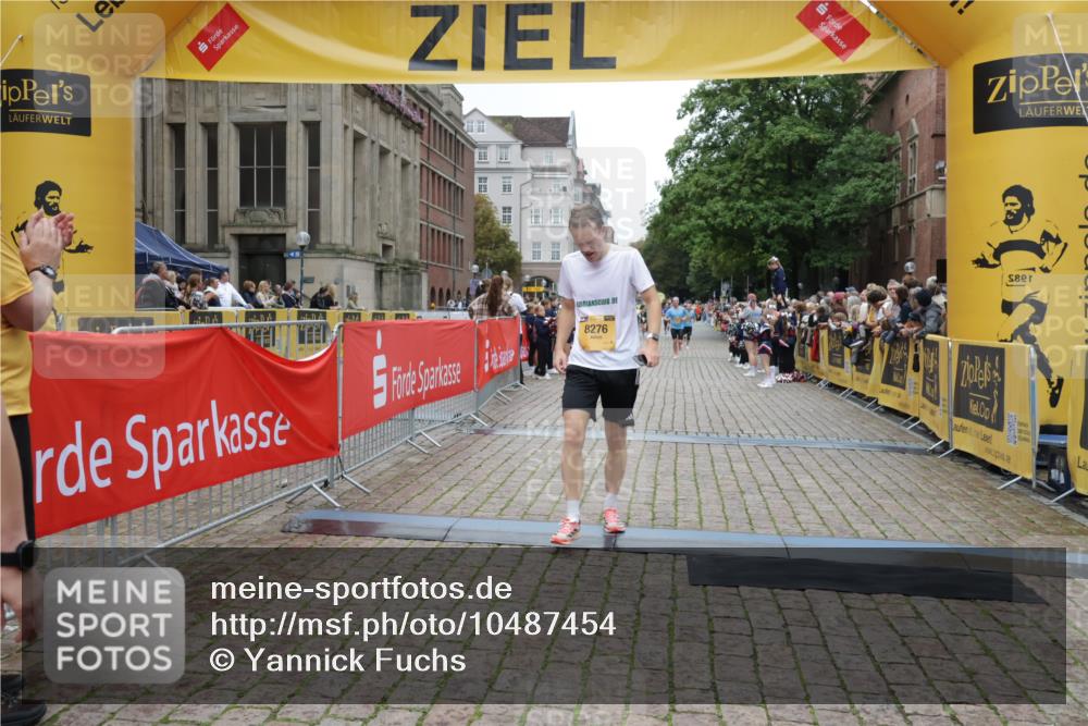13.09.2026 - Kiel Lauf Yannick Fuchs http://msf.ph/oto/10487454 13.09.2026 10:28:18 Ziel 754, 2181, 2814, 3518, 4814, 10260, 10468, 12745, 754, 2226, 2303, 3199, 5124, 5513, 6621, 8919, 10520, 10906, 11062, 11744, 571, 1558, 2072, 2606, 3825, 6421, 6673, 7484, 8426, 11789, 531, 5080, 8276 meine-sportfotos.de