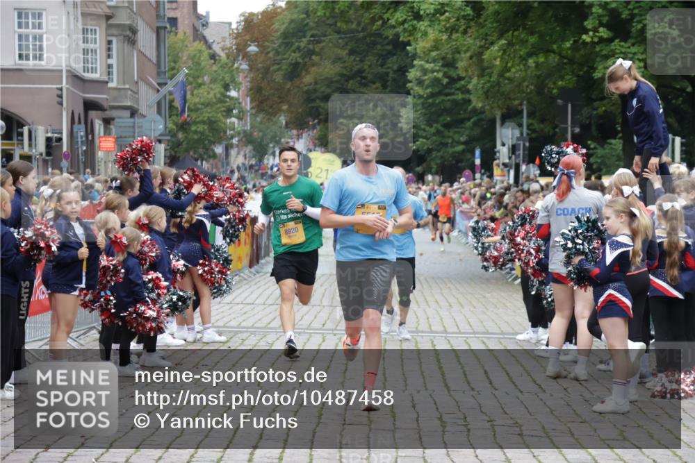 13.09.2026 - Kiel Lauf Yannick Fuchs http://msf.ph/oto/10487458 13.09.2026 10:28:20 Ziel 2181, 3518, 7484, 10260, 10468, 12745, 754, 2226, 2303, 2814, 3199, 4814, 5124, 5513, 6621, 8919, 10520, 10906, 11062, 11744, 571, 1558, 2072, 2606, 3825, 4356, 6421, 6673, 8426, 11789, 531, 5080, 5513, 8276 meine-sportfotos.de