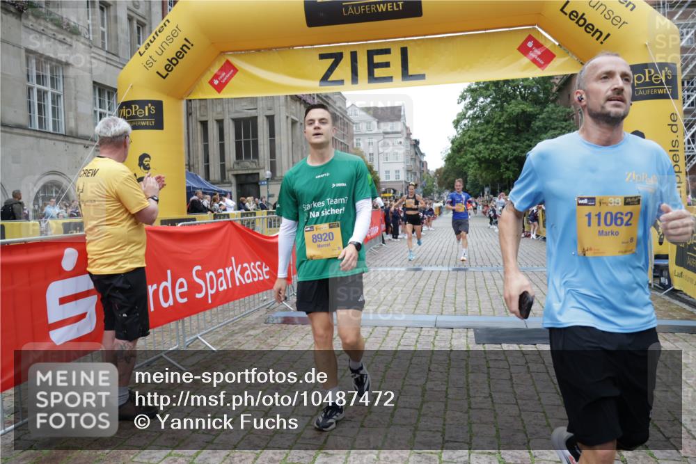 13.09.2026 - Kiel Lauf Yannick Fuchs http://msf.ph/oto/10487472 13.09.2026 10:28:28 Ziel 2072, 2606, 3825, 6421, 6673, 7484, 10260, 754, 2181, 2226, 2303, 2814, 3199, 3518, 4814, 5124, 6621, 10468, 10520, 10906, 11744, 12745, 369, 571, 760, 1558, 3756, 4356, 7096, 7361, 8426, 9704, 11701, 11789, 12308, 5513, 6621, 8919, 10520, 11062 meine-sportfotos.de