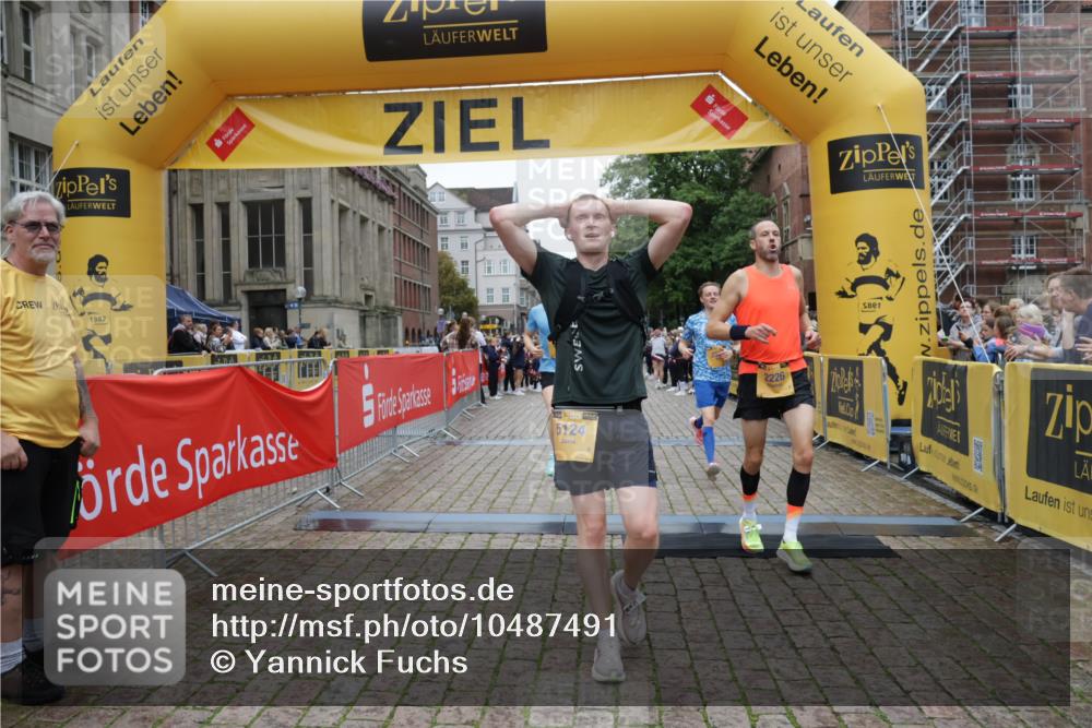 13.09.2026 - Kiel Lauf Yannick Fuchs http://msf.ph/oto/10487491 13.09.2026 10:28:38 Ziel 571, 760, 1558, 2072, 2606, 3825, 4356, 6421, 6673, 8426, 11701, 11789, 754, 2181, 2303, 2814, 3199, 3518, 4814, 7484, 10260, 10468, 10906, 11744, 12745, 369, 2673, 3756, 4054, 5213, 7096, 7361, 8581, 9704, 11278, 11786, 12308, 2226, 2303, 3199, 5124, 10906, 11744 meine-sportfotos.de